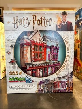 Warner Bros. Diagon Alley 3D Puzzle - Red & Purple Building (305 pcs)